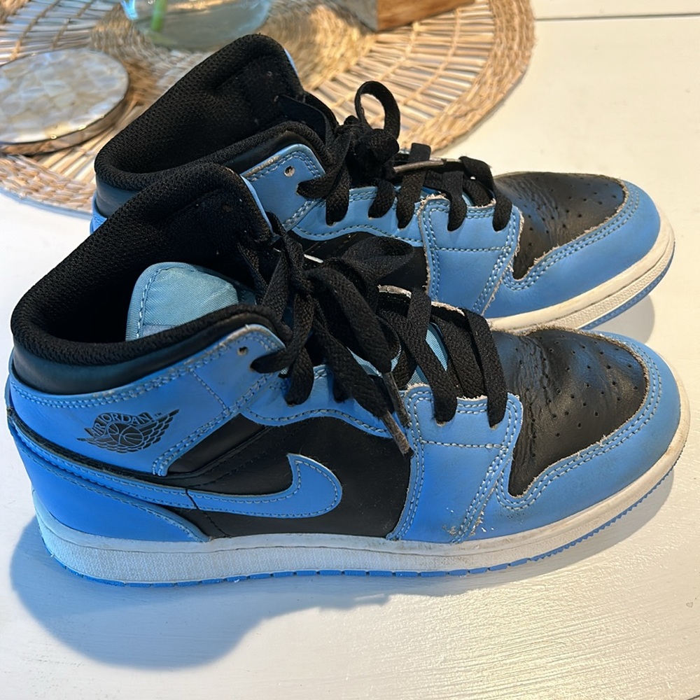 Air Jordan’s boys size 4.5 Nike- black/blue